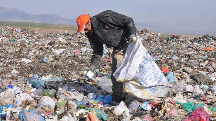 Ah Emeklim Ah, Ne Desek Boş!