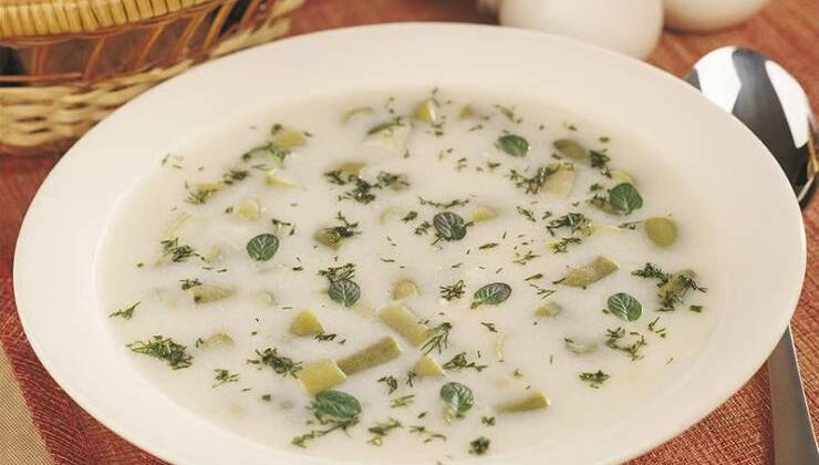 Yoğurtlu Bakla Çorbası