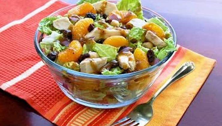 Sofralara Tropikal Esinti: Nefis Brezilya Salatası Tarifi