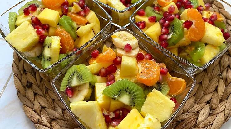 Sofralara Tropikal Dokunuş: Enfes Hindistan Cevizli Havuç Salatası Tarifi