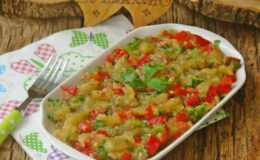 Közlenmiş patlıcan salatası