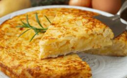 Patatesli Tava Böreği