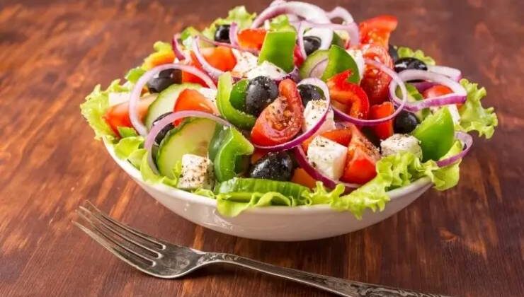 Peynirli Salata