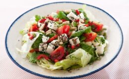 Peynirli Salata