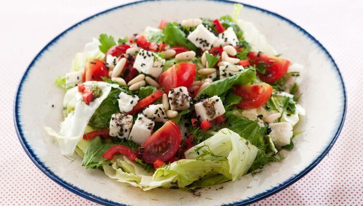 Peynirli Salata