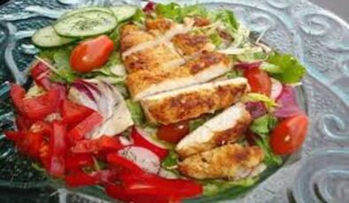 Tavuklu diyet salata