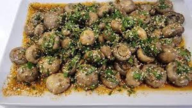 Tofulu mantar salatası