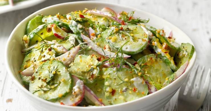 Piknik Sepetlerinin Yeni Favorisi: Nefis Yaz Piknik Salatası Tarifi