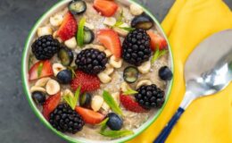 Yulaflı Meyve Salatası