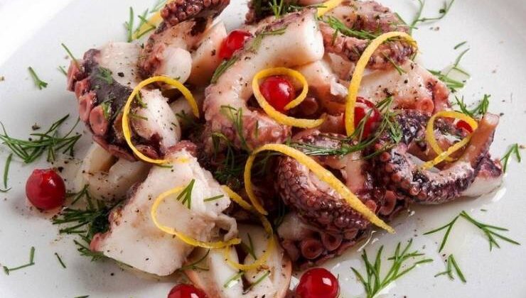 Ahtapot Salatası