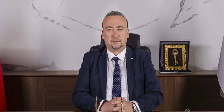 UŞAK BELEDİYESİ’NDE ŞOK OPERASYON: Başkan Özkan Yalım ve 11 Kişi Gözaltında!