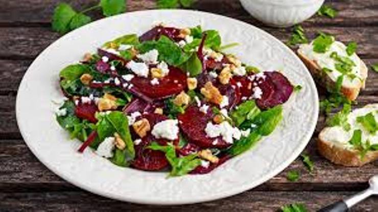 Keçi Peynirli Pancar Salatası (İtalya)