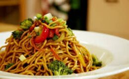 Sebzeli Noodle