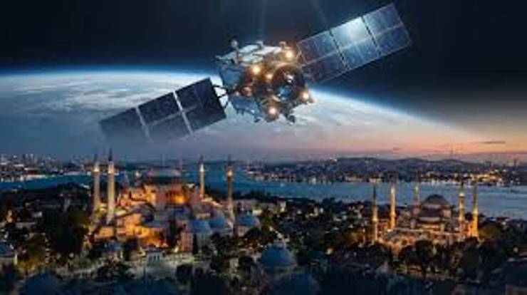Türkiye alçak yörünge uyduları için SpaceX ve Amazon ile görüşüyor