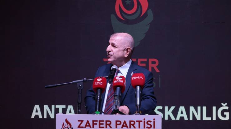 “Vatandaşlığı değiştirenler vatanı değiştirmeye hazırlanıyor demektir, buna izin vermeyiz”