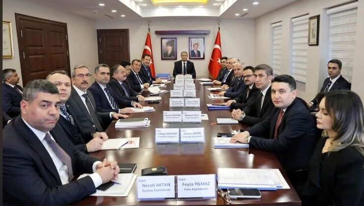 Vali Yavuz Vali Yardımcıları Ve Kaymakamlarla Bir Araya Geldi