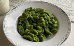 Ispanaklı Makarna
