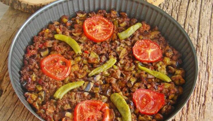 Kolay Patlıcan Musakkası