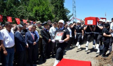 Adana Şehidini Son Yolculuğuna Uğurladı: Polis Memuru Aydın Üyenarık Dualarla Defnedildi