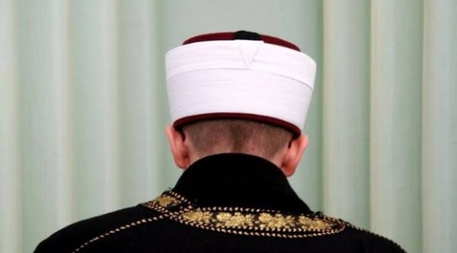 Namaz kıldıktan sonra aynı namaz için imamlık
