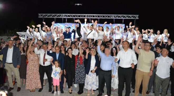 Ceyhan Şehit Zeynep Sağır Anadolu Lisesi’nde Muhteşem Mezuniyet ve Sergi