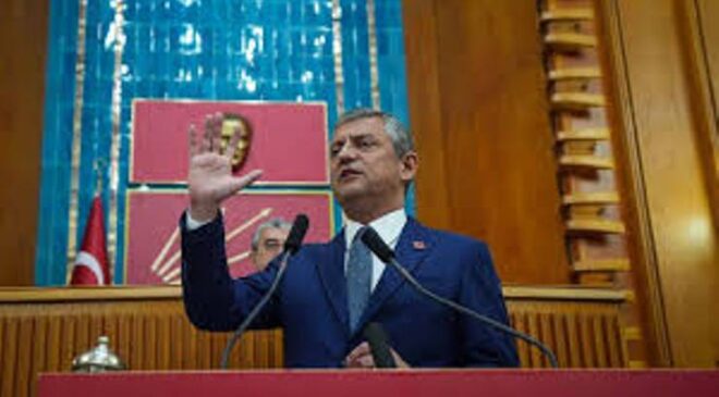 Özgür Özel Tarihi Toplantıda Konuştu