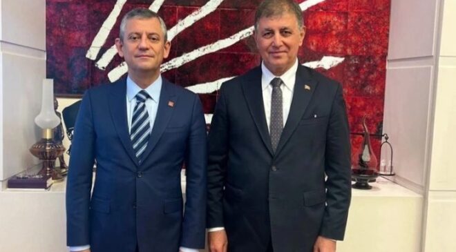 CHP’de Cemil Tugay Depremi: Özgür Özel İstifa Görüşmesinin Detaylarını Açıkladı!