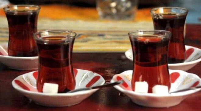 Ünlü Çay Markasında Büyük Skandal! Bakanlık Yasaklı Boya Nedeniyle Kırmızı Listeye Aldı