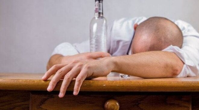 Alkolizm (Alkol Bağımlılığı) Nedir?