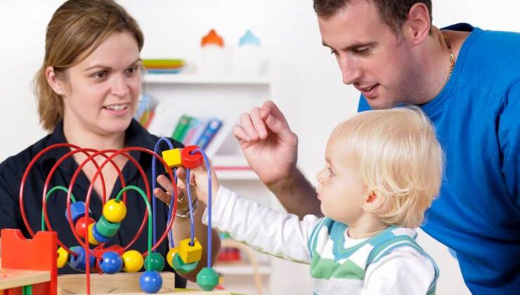 Anne ve Babanın Çocuğun Oyununa Katılması: Doğru Denge Nasıl Kurulmalı?