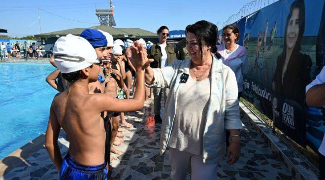 Başkan Vekili Hasibe Akkan, Hadırlı Yüzme Havuzu’nda Çocukların Sevincine Ortak Oldu