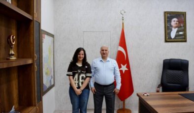 Ceyhan’ın Gururu: LGS Şampiyonu Zeynep Albayrak’a Ödül