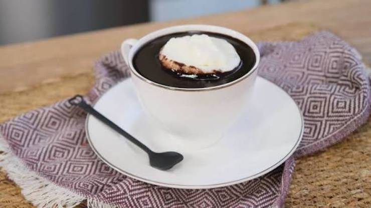 Evde Gurme Usulü: Çikolata ve Kremalı Sıcak Espresso Tarifi