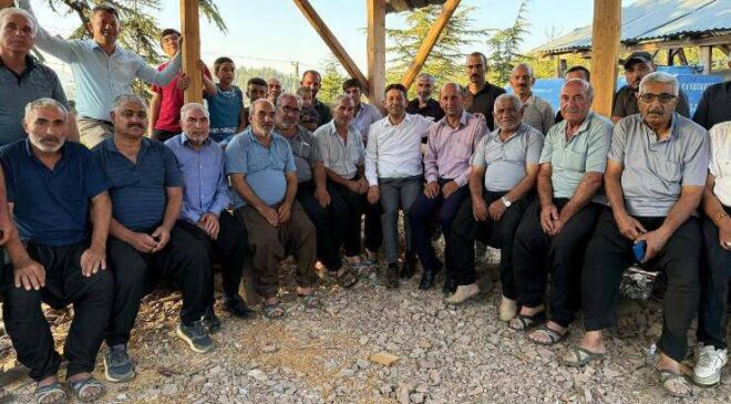 Feke Halkından Kısır Siyasete Sert Tepki: “Hizmet Edenin Önü Kesilemez!”