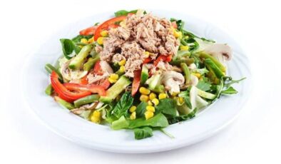 Kafe Usulü Nefis Cafe Cadde Salatası Tarifi