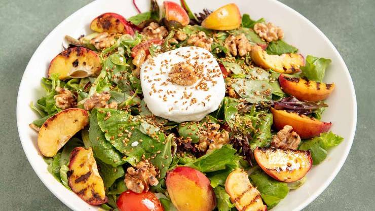 Gurme Evinizde: Keçi Peyniri Salatası Tarifi Nasıl Yapılır?