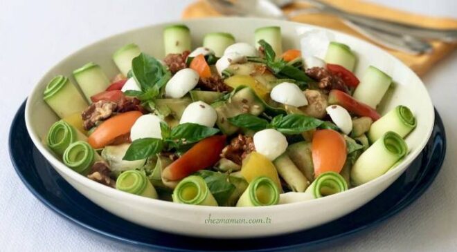 Formunu Koruyanların Favorisi: Nefis Sakız Kabağı Salatası Tarifi