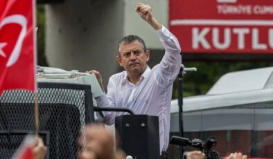 Özgür Özel YENİ Parti’nin Farkını Açıkladı