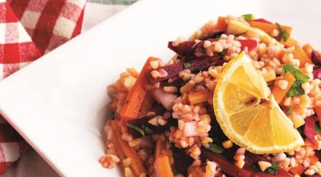 Renklerin ve Aromaların Dansı: Pancar ve Armut Salatası Tarifi