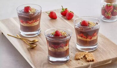 Pratik ve Fit Tatlı Kaçamağı: Diyet Pudingli Kuplar