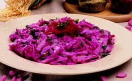 Sofraların Gözdesi: Pratik ve Nefis Pembe Salata Tarifi