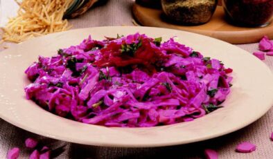 Sofraların Gözdesi: Pratik ve Nefis Pembe Salata Tarifi