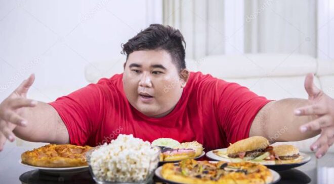 Erkeklerin Oburlaşmasının ve Aşırı Yemek Yemek İsteğinin 5 Önemli Nedeni