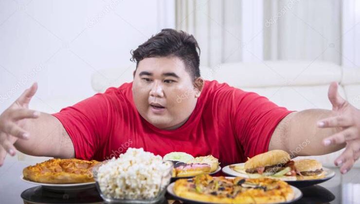 Erkeklerin Oburlaşmasının ve Aşırı Yemek Yemek İsteğinin 5 Önemli Nedeni