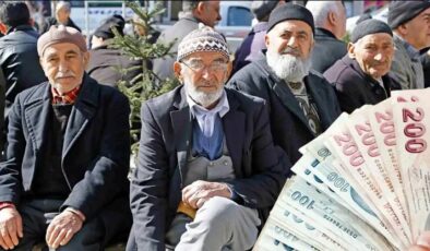 Emekli Memurların Hak Mücadelesi (Gözler AYM’de)