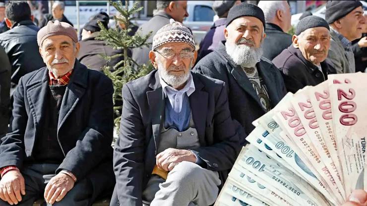 Emekli Memurların Hak Mücadelesi (Gözler AYM’de)