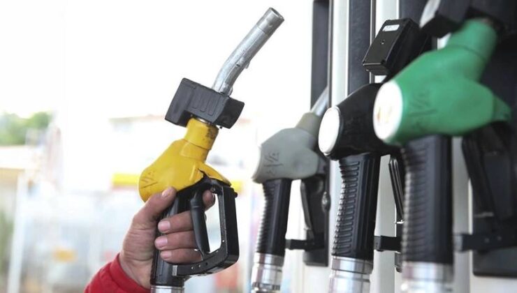 Motorinde Rekor Zam: Litresi 100 Lirayı Aştı