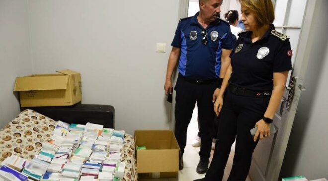 Adana’da Kaçak İlaç Operasyonu: Kilitli Odalardan Botoks ve Gebelik Önleyici İlaçlar Çıktı