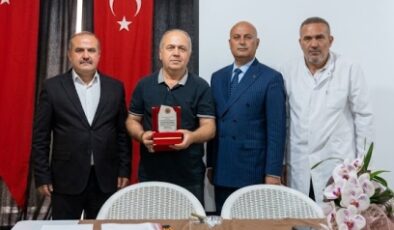 Gaziköy ÇPAL Okul Aile Birliğinde Görev Değişimi: Türkeş Manga Plaketle Ödüllendirildi