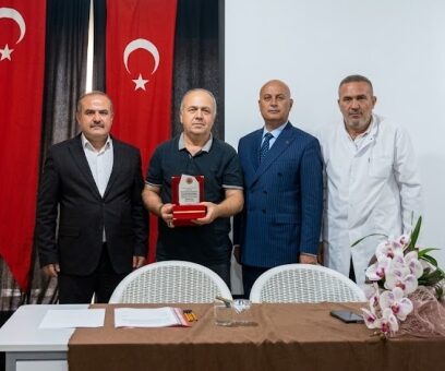 Gaziköy ÇPAL Okul Aile Birliğinde Görev Değişimi: Türkeş Manga Plaketle Ödüllendirildi